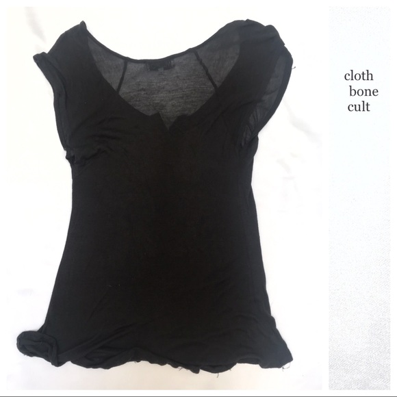 Rare WILDFOX 💋🦊 Lace Graphic Henley T-SHIRT - Picture 2 of 6